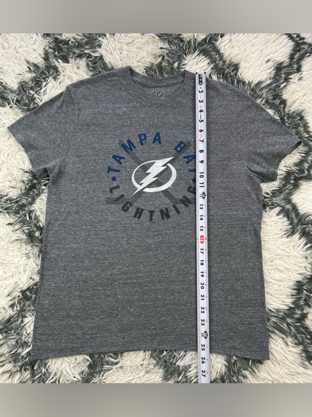 NHL Men’s Gray Tampa Bay Lightning T-shirt size Medium - Picture 4 of 8